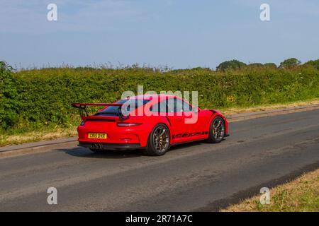 2016 Red Porsche 911 GT3 RS S-A, 4,0-Liter-Sechszylindermotor mit 500 ps (368 kW) Leistung; auf der Classic & Performance Motor Show im Hoghton Tower; Supercar Showtime Juni 2023 Stockfoto