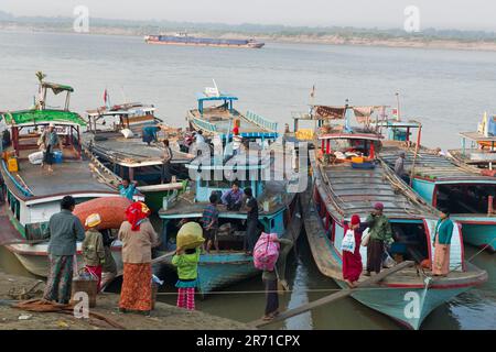 Myanmar, Mingun, Boot Stockfoto