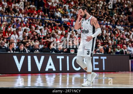 Mailand, Italien. 11. Juni 2023. Marco Belinelli #3 von Virtus Segafredo Bologna reagiert während der LBA Lega Basket Serie A Finals 2023 Game 2 zwischen dem EA7 Emporio Armani Milan und Virtus Segafredo Bologna im Mediolanum Forum. Endstand: EA7 Milan 79:76 Virtus Bologna. Kredit: SOPA Images Limited/Alamy Live News Stockfoto