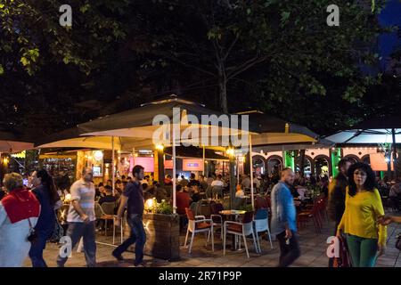 Albanien. Tirana. Nachtleben Stockfoto