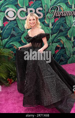 New York, Usa. 11. Juni 2023. Dylan Mulvaney nimmt an den jährlichen Tony Awards 76. im United Palace Theatre Teil (Foto von Lev Radin/Pacific Press). Kredit: Pacific Press Media Production Corp./Alamy Live News Stockfoto