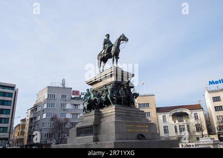 Bulgarien. Sofia. Alexander II. Statue vor dem National Assembly Building Stockfoto