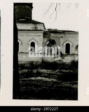 Der SS-Fotograf Brantsen dokumentierte die Aktivitäten der Nederland Legion, einer niederländischen Freiwilligeneinheit innerhalb der Waffen-SS während des Zweiten Weltkriegs Seine Fotografien haben wahrscheinlich Unit-Formationen, Zeremonien, Preisverleihungen, Beerdigungen, Bivouacs, Kampfpositionen, Soldaten, die Post erhielten und russische Soldaten gefangen nahmen. Stockfoto