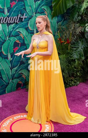 New York, New York, USA. 12. Juni 2023. (NEU) die jährlichen Tony Awards 76. 12. Juni 2023, New York, New York, USA: Jessica Chastain nimmt am 11. Juni 2023 an den jährlichen Tony Awards 76. im United Palace Theater in New York City Teil. (Kreditbild: © M10s/TheNEWS2 via ZUMA Press Wire) NUR REDAKTIONELLE VERWENDUNG! Nicht für den kommerziellen GEBRAUCH! Stockfoto