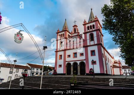 Angra do Heroismo, Portugal - 2. Juli 2022: Die Kathedrale von Angra do Heroismo. Insel Terceira, Azoren. Stockfoto