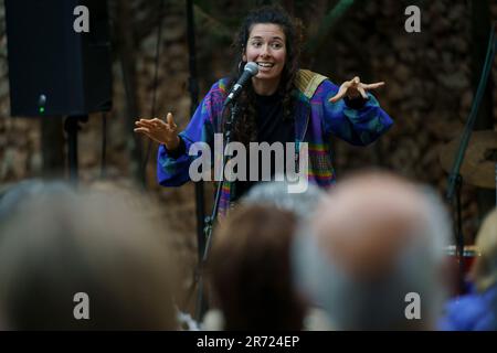 Jèssica Ferrer, poetischer Erwägungsgrund, Oratori de Sant Blai, Campos, Mallorca, Balearen, spanische poetische Erwägung, Oratori de Sant Blai, Campos, Mallorca, Stockfoto