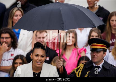 Washington, Usa. 12. Juni 2023. Logan Eggleston, National Volleyball Player of the Year von der University of Texas in Austin, spricht auf einer Veranstaltung zum College Athlete Day am South Lawn of the White House am 12. Juni 2023 in Washington, DC das Weiße Haus veranstaltet die Veranstaltung zu Ehren der nationalen NCAA-Champions 2022-2023 aus dem ganzen Land. (Foto: Samuel Corum/Sipa USA) Guthaben: SIPA USA/Alamy Live News Stockfoto