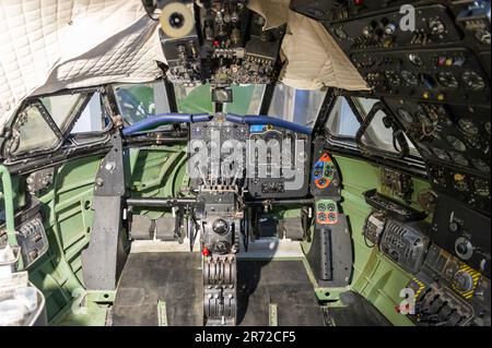 Rekonstruiertes Cockpit eines DH Comet 106 1A im De Havilland Aircraft Museum, Colney, Hertfordshire Stockfoto