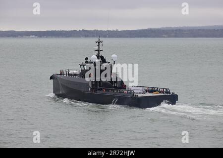 Das NavyX-Versuchsschiff XV PATRICK BLACKETT geht in den Solent, um seine Versuche fortzusetzen Stockfoto