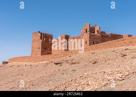 Wunderschöne mittelalterliche Burg in Tamenougalt im Draa-Tal in Marokko Stockfoto