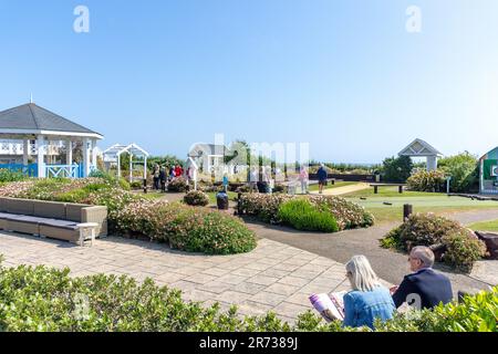 Gärten im Warner Leisure Resort Hotel, Corton, Suffolk, England, Großbritannien Stockfoto