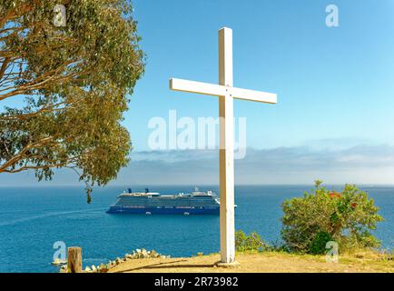 AVALON, KALIFORNIEN - 17. November 2019: Avalon ist eine Resort-Gemeinschaft mit der Uferpromenade dominiert von touristisch orientierten Unternehmen auf Santa Catalina ist Stockfoto
