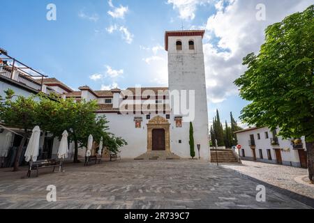 San Miguel Bajo Kirche im Albaicin Viertel - Granada, Andalusien, Spanien Stockfoto