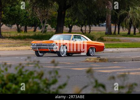 Ein 1965 Chevy Impala beim North Modesto Kiwanis American Graffiti Car Show & Festival Stockfoto