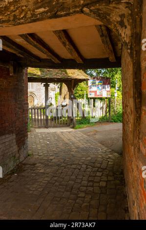 Der Eingang zur Chalfont St Giles Parish Church, Buckinghamshire, England Stockfoto