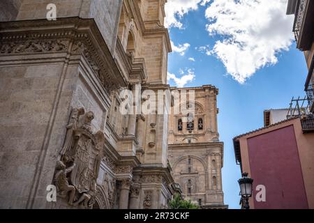 Glockenturm Der Kathedrale Von Granada - Granada, Andalusien, Spanien Stockfoto