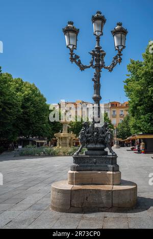 Lamppost am Plaza de Bib-Rambla - Granada, Andalusien, Spanien Stockfoto