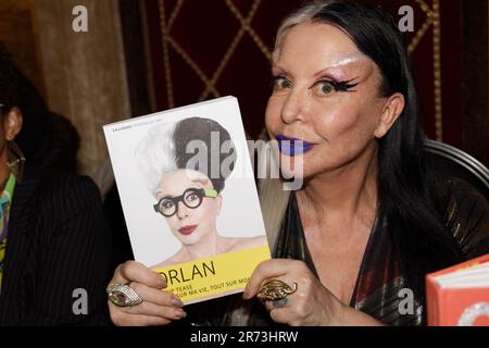 Paris, Frankreich. 12. Juni 2023. Orlan nimmt am 12. Juni 2023 in Paris, Frankreich, an der Pariser Buchpreisverleihung „Kunst des Lebens“ und der Fouquet-Trophäe Teil. Kredit: Bernard Menigault/Alamy Live News Stockfoto