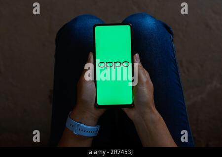 Brasilien. 12. Juni 2023. In dieser Abbildung wird das Oppo-Logo auf einem Smartphone-Bildschirm angezeigt. Kredit: SOPA Images Limited/Alamy Live News Stockfoto