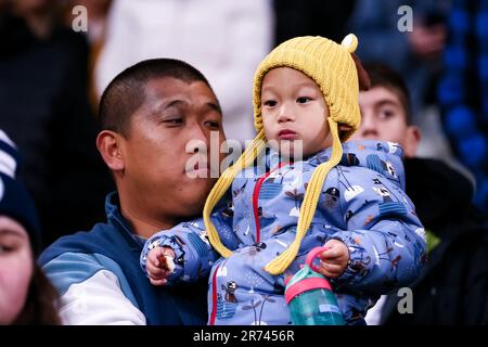 MELBOURNE, AUSTRALIEN - 21. MAI: Fußballbabys werden während des A-League-Halbfinalspiels zwischen Melbourne Victory und Western United im AAMI Park am 21. Mai 2022 in Melbourne, Australien, gesehen. Stockfoto