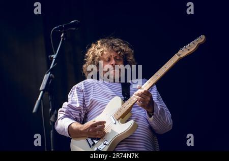 Kopenhagen, Dänemark. 09., Juni 2023. Der niederländische Sänger und Musiker Benny sings führt während des dänischen Musikfestivals Syd for Solen 2023 in Kopenhagen ein Live-Konzert auf. (Foto: Gonzales Photo - Joe Miller). Stockfoto