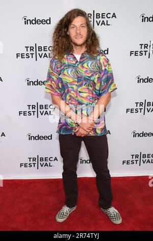 Blake Anderson läuft auf dem roten Teppich bei der Filmpremiere „First Time Female Director“ beim Tribeca Festival, New York, New York, 12. Juni 2023. (Foto: Efren Landaos/Sipa USA) Stockfoto