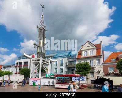 Aurich, Marktplatz, Sous-Turm, Imbissstände beim Stadtfestival in Ostfriesland, Niedersachsen, Deutschland Stockfoto