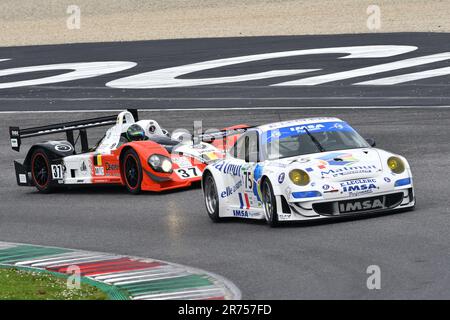 Scarperia, 2. April 2023: Porsche 997 GT3 RSR Jahr 2009 in Aktion während des Mugello Classic 2023 auf dem Mugello Circuit in Italien. Stockfoto