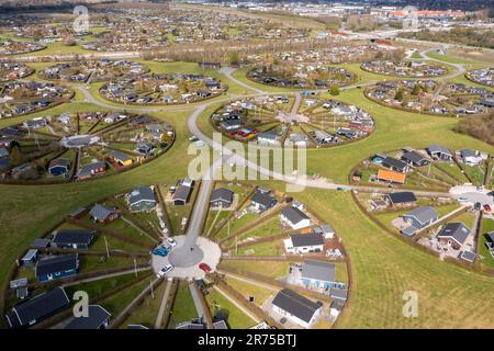 Runde Gärten Brondby Haveby in der Nähe von Kopenhagen, entworfen in den 1960er Jahren nach einem Design des Landschaftsarchitekten Erik Mygind, auch bekannt als Brondby Garden City, Brondby, Dänemark. Stockfoto