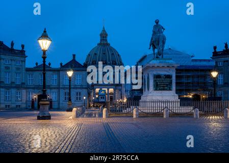 Frederikskirke, Reiterstatue von König Frederick V., Schloss Amalienborg, Kopenhagen, Dänemark Stockfoto