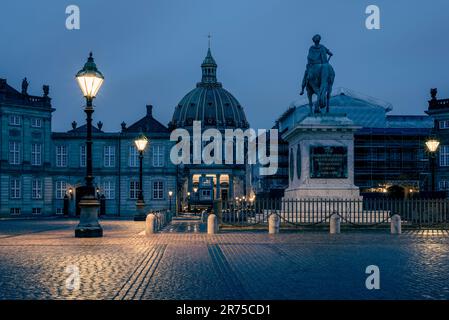 Frederikskirke, Reiterstatue von König Frederick V., Schloss Amalienborg, Kopenhagen, Dänemark Stockfoto