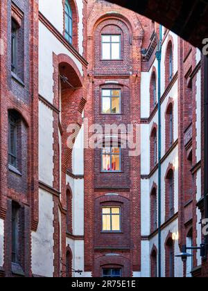 Innenhof von Sandtorkai im Hamburger Lagerbezirk Speicherstadt Stockfoto