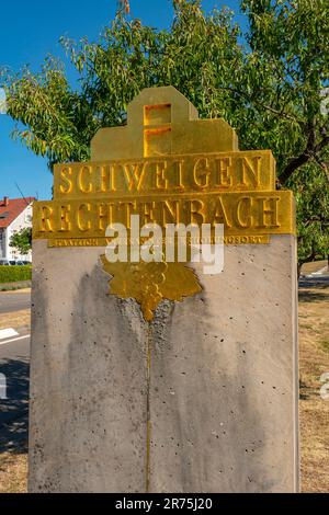 Stadtschild in Schweigen-Rechtenbach, Deutsche Weinstraße, Pfalz, Rheinland-Pfalz, Deutschland Stockfoto