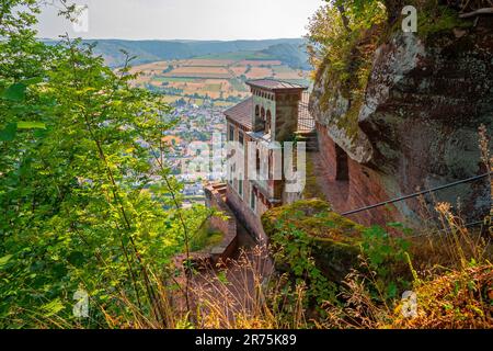 Blick auf die Eremitage mit Grabkapelle für Johannes von Luxemburg im Bezirk Kastel, Kastel-Staadt, Saartal, Naturpark Saar-Hunsrück, Saargau, Rheinland-Pfalz, Deutschland Stockfoto