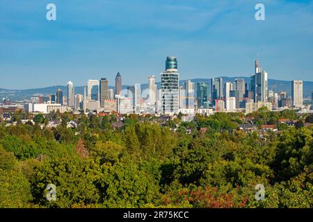 Blick auf die Skyline vom Goetheturm in Stadtwald in Sachsenhausen, Frankfurt am Main, Hessen, Deutschland Stockfoto
