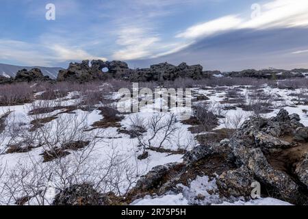 Die Felsformationen von Dimmuborgir im Norden Islands in der Nähe des Myvatn-Sees Stockfoto