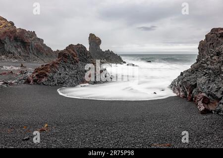 Dritvik Djupalongssandur Klippen im Snaefellsjokull Nationalpark, Island Stockfoto