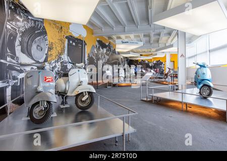 Automobilausstellung im Besucherzentrum Kaiser-Franz-Josefs Höhe, Oldtimer, Vespa Stockfoto