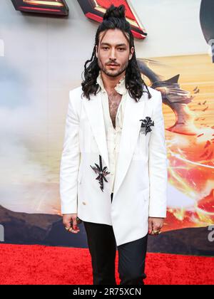 HOLLYWOOD, LOS ANGELES, KALIFORNIEN, USA - JUNI 12: Der amerikanische Schauspieler Ezra Miller trifft auf der Los Angeles Premiere von Warner Bros. Ein „The Flash“ findet am 12. Juni 2023 im TCL Chinese Theatre IMAX in Hollywood, Los Angeles, Kalifornien, USA statt. (Foto: Image Press Agency) Stockfoto