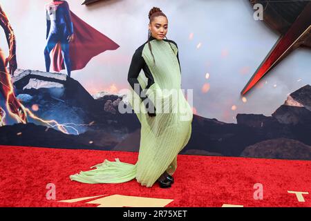 Hollywood, Usa. 12. Juni 2023. HOLLYWOOD, LOS ANGELES, KALIFORNIEN, USA - JUNI 12: Die amerikanische Schauspielerin Kiersey Clemons trifft auf der Premiere von Warner Bros. In Los Angeles ein „The Flash“ findet am 12. Juni 2023 im TCL Chinese Theatre IMAX in Hollywood, Los Angeles, Kalifornien, USA statt. ( Kredit: Image Press Agency/Alamy Live News Stockfoto