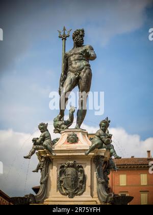 Italien, Bologna, Piazza del Nettuno, Neptunbrunnen Stockfoto