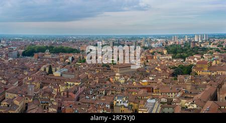 Italien, Bologna, Stadtübersicht, Blick von Torre Asinelli Stockfoto