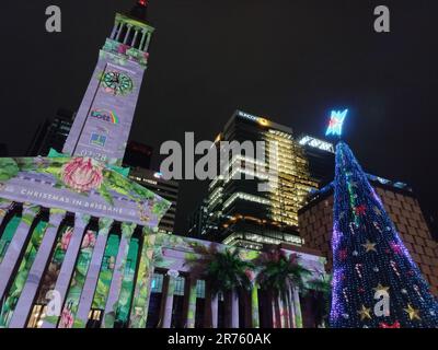 Weihnachten im Brisbane City Hall at Night, Australien Stockfoto