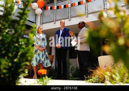 Der Prince of Wales nimmt an der Eröffnung von Centrepoint's Reuben House in London Teil, einer neuen Entwicklung, die einen Schlüsselteil des Programms Independent Living der Organisation zur Bekämpfung der Jugendarbeitslosigkeit in Süd-London bildet. Foto: Dienstag, 13. Juni 2023. Stockfoto