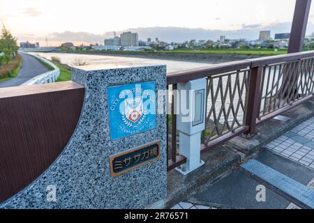 Kariya City, Aichi, Japan - April 8 2023 : Mississauga Bridge. Schwester-Stadt-Beziehung. Stockfoto