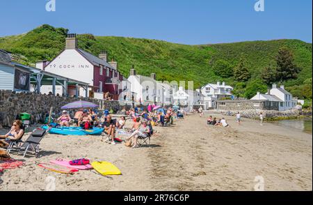 Beach und Ty Coch Inn in Porth Dinllaen auf der Lleyn Halbinsel in North Wales UK Stockfoto