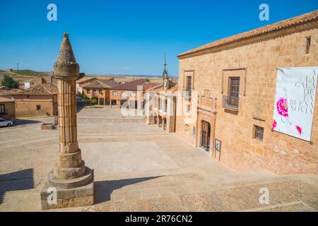 Plaza Mayor. Moron de Almazan, Provinz Soria, Castilla Leon, Spanien. Stockfoto