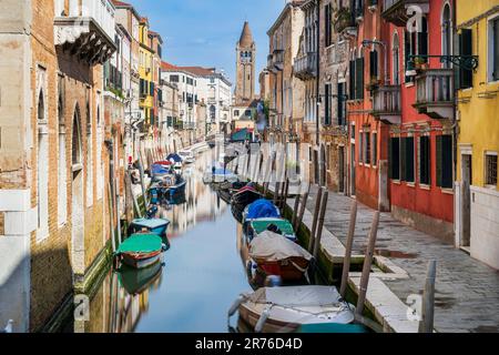 Rio di San Barnaba Kanal, Dorsoduro, Venedig, Venetien, Italien Stockfoto