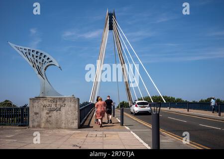 Southport, Merseyside, Großbritannien. Die Marine Way Bridge an einem warmen und sonnigen Tag. Stockfoto