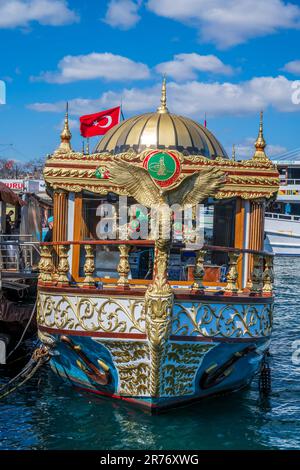 Fischrestaurant Boot, Eminonu, Istanbul, Türkei Stockfoto